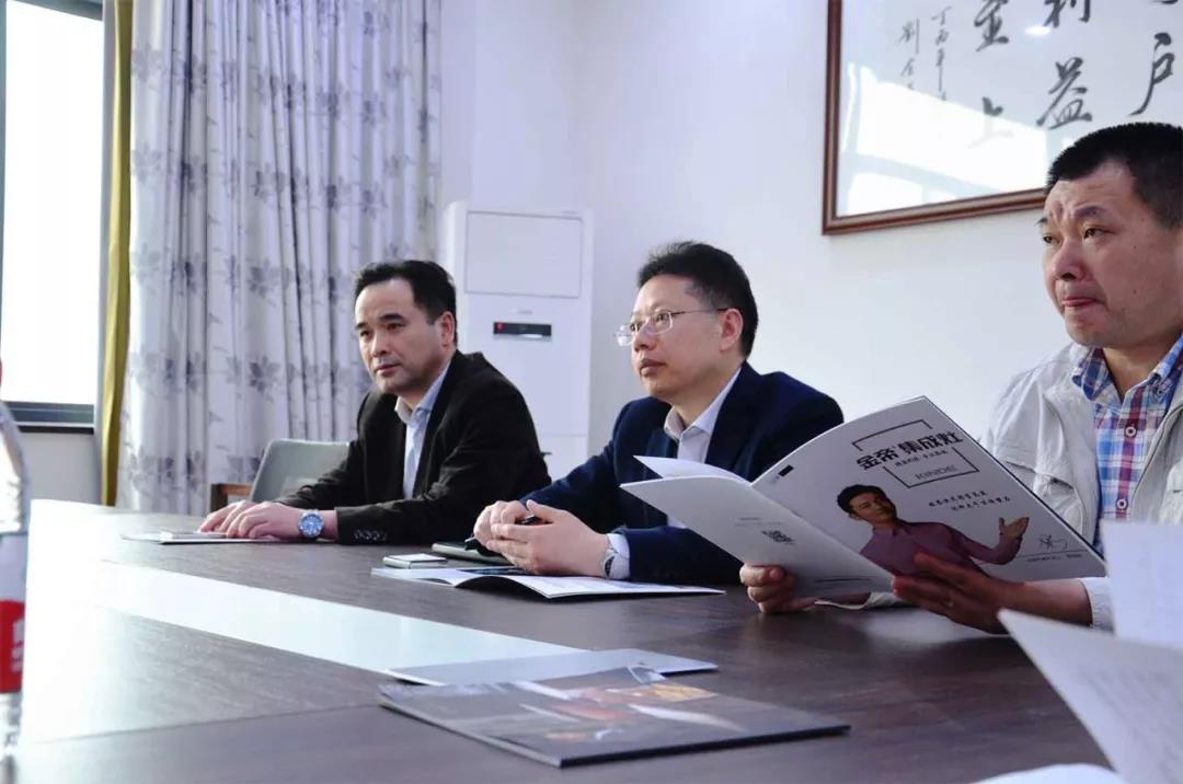 副市長考察金帝集成灶 副市長考察金帝集成灶