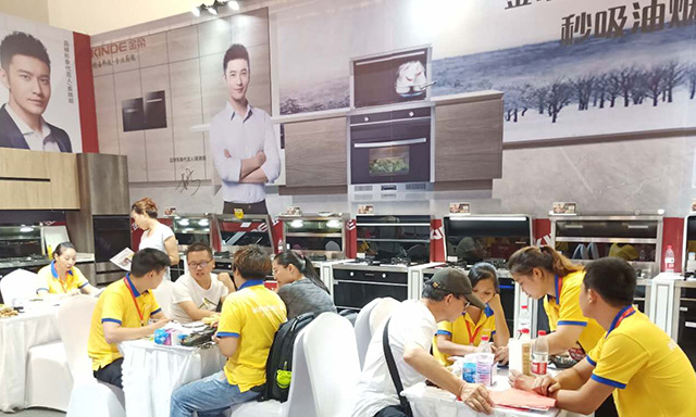 金帝集成灶惠及杭州家博會，現場火爆