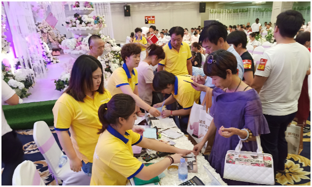 金帝集成灶金華地區十周年慶日簽白單,展示強大品牌號召力7.jpg 金帝集成灶金華地區十周年慶日簽白單,展示強大品牌號召力7.jpg