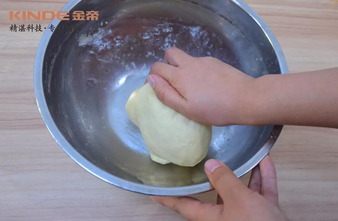 【金帝御食記】 牛角小面包