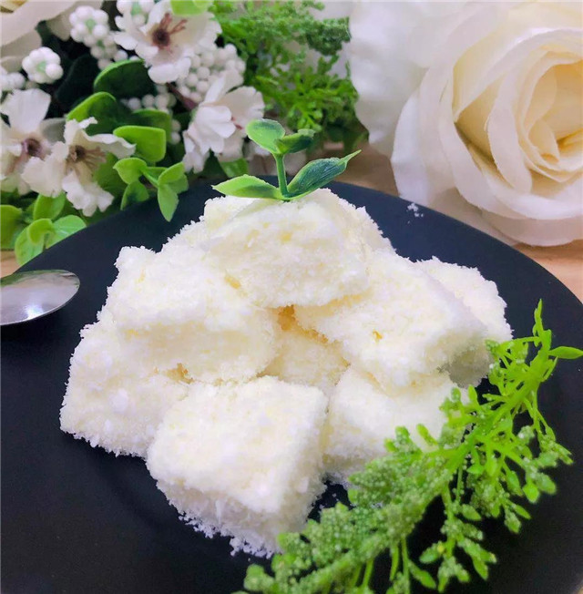 【金帝御食記】椰蓉牛奶小方