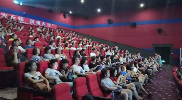 觀影《烈火英雄》,金帝新老客戶與黃曉明一起致敬最美逆行者 觀影《烈火英雄》,金帝新老客戶與黃曉明一起致敬最美逆行者