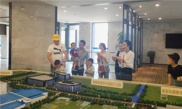 暑假全家總動員,金帝集成灶幸運客戶暢游上海迪士尼 ! 暑假全家總動員,金帝集成灶幸運客戶暢游上海迪士尼 !