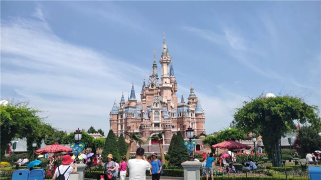 暑假全家總動員,金帝集成灶幸運客戶暢游上海迪士尼 ! 暑假全家總動員,金帝集成灶幸運客戶暢游上海迪士尼 !