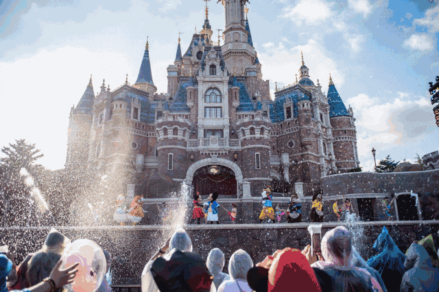 暑假全家總動員,金帝集成灶幸運客戶暢游上海迪士尼 ! 暑假全家總動員,金帝集成灶幸運客戶暢游上海迪士尼 !