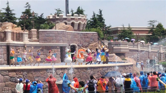 暑假全家總動員,金帝集成灶幸運客戶暢游上海迪士尼 ! 暑假全家總動員,金帝集成灶幸運客戶暢游上海迪士尼 !