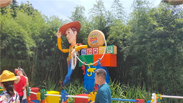 暑假全家總動員,金帝集成灶幸運客戶暢游上海迪士尼 ! 暑假全家總動員,金帝集成灶幸運客戶暢游上海迪士尼 !