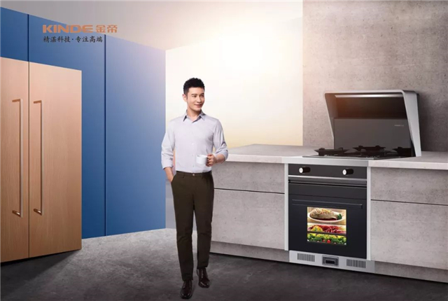 《中餐廳》第三季 黃曉明21天哭了3回，關心廚房安全尤為重要